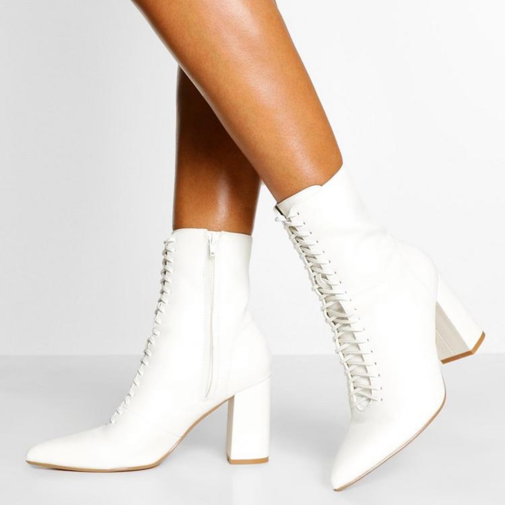 White lace up boots size 7